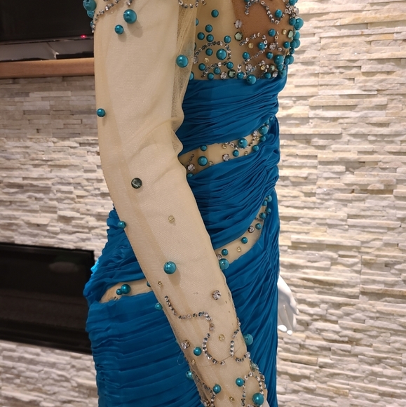 Chrystal Pearl & Couture Cocktail Dress. - Picture 12 of 14